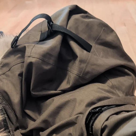 Nobis Mens Insulated Parka In Military Green